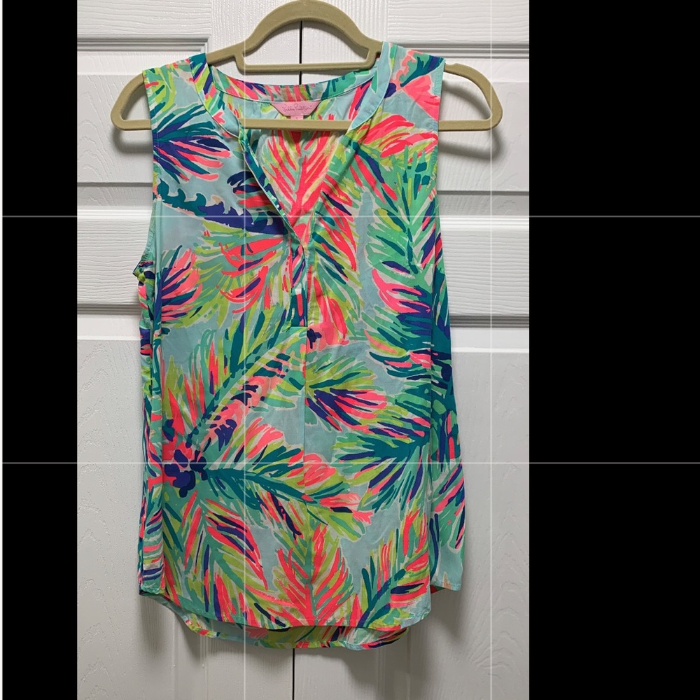 Size small Lilly Pulitzer colorful top